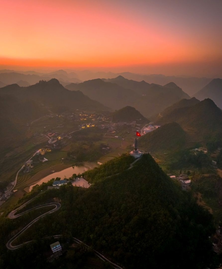 Lung Cu Flag Tower in Ha Giang